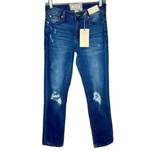 Altar’d State NWT Distressed Mid Rise Girlfriend Medium Wash Blue 25